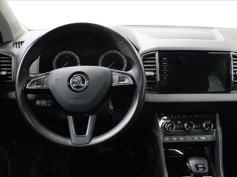 Škoda Karoq 2,0 TDI Style+ 4x4 DSG perleť - fotka 30 z 40