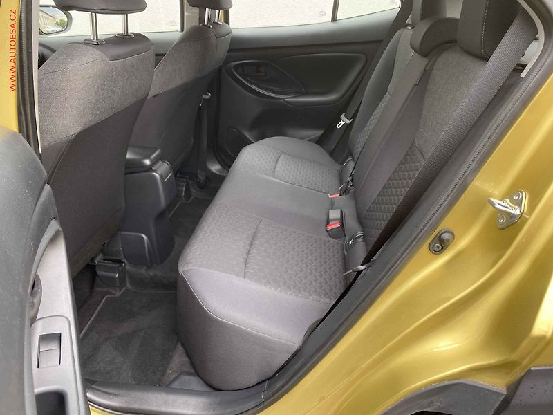 Toyota Yaris Cross (2022) 1.5 VVT-i, 1.maj,ČR, Dynamic - fotka 10 z 20