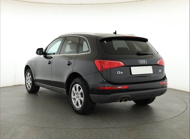 Audi Q5 (2012) 2.0 TDI, 4X4, Automat - fotka 4 z 18