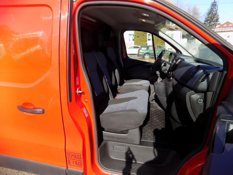 Opel Vivaro (2016) 1.6 88KW KLIMA - fotka 30 z 45