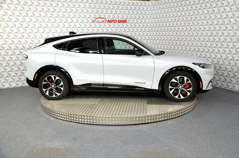 Ford Mustang Mach-E (2024) 98,7kWh PrD Prem AWD AT - fotka 4 z 21