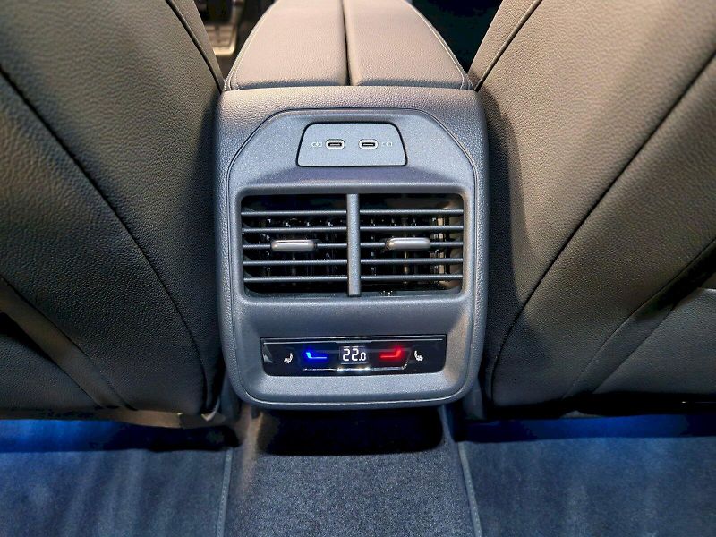 Škoda Superb (2025) 2.0 TSI 195 kW DSG 4x4 Sportli - fotka 28 z 34