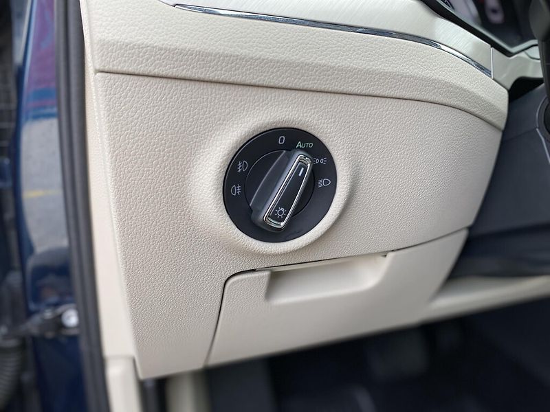 Škoda Superb 2,0 TDI 110 kW Style DSG - fotka 13 z 28