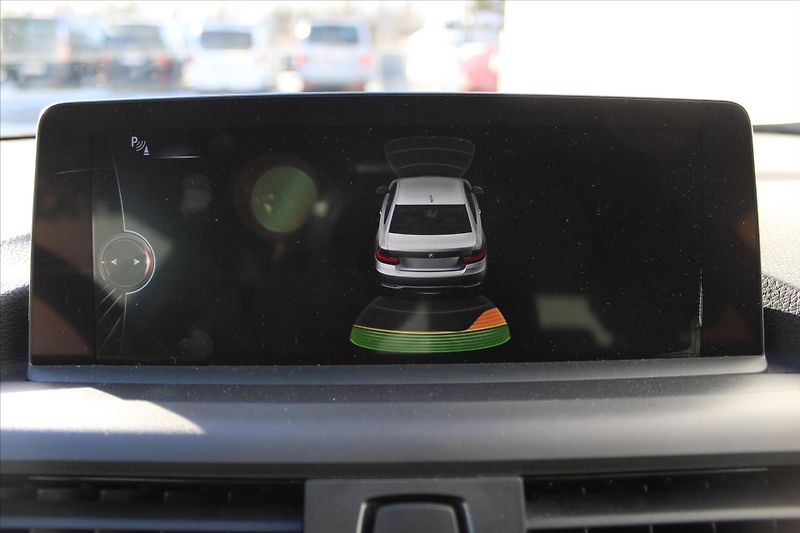 BMW Řada 2 M235i xDrive 240kW NAVI ČR - fotka 17 z 24
