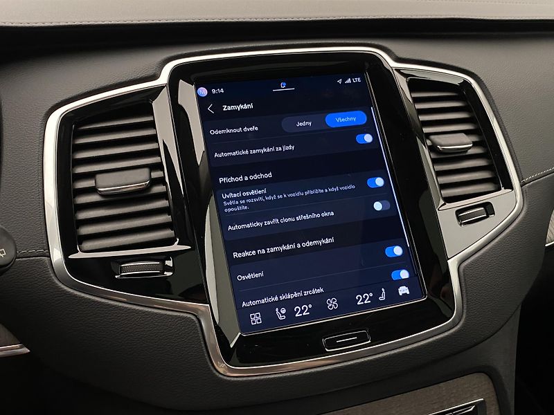 Volvo XC90 T8 AWD PLUG-IN ULTIMATE BRIGHT - fotka 57 z 72