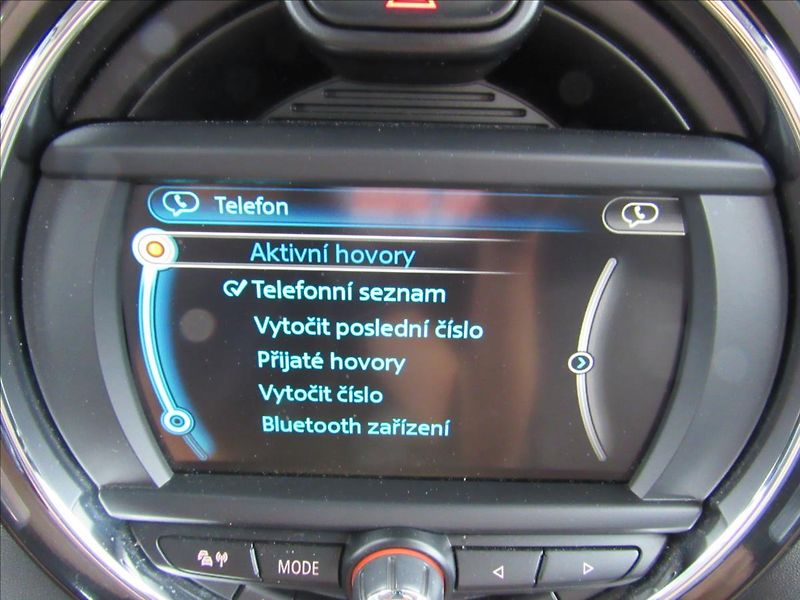 Mini Cooper 1,5 i 100kW - fotka 17 z 34