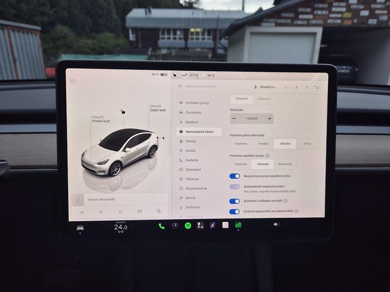 Tesla Model Y ZAMLUVENO ! TZ 92,4% - fotka 24 z 50