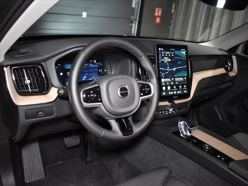 Volvo XC60 2,0 B5 AWD Plus BLIS,Bezklíč - fotka 12 z 22