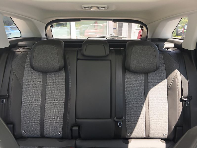 Peugeot 3008 (2016) ALLURE 2.0 HDi 150k MAN6 - fotka 14 z 30