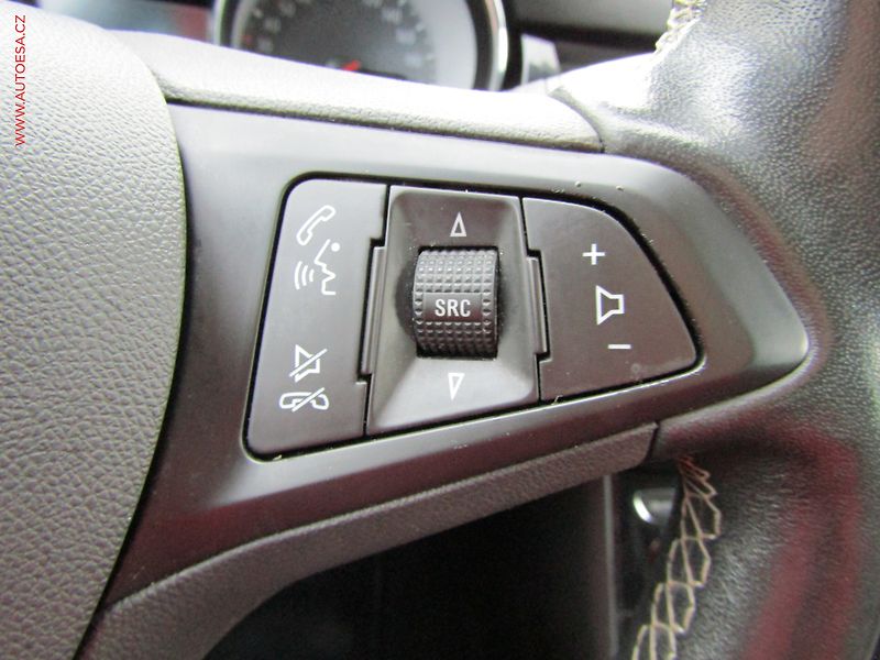 Opel Astra (2021) 1.5 CDTi, AT, LED, AC - fotka 19 z 20