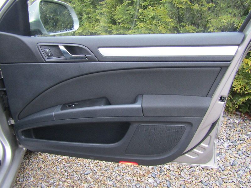 Škoda Superb (2011) 1.6 TDI 77kW - fotka 30 z 45