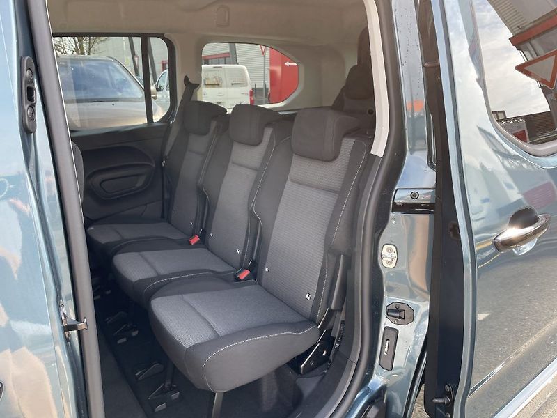 Toyota ProAce City Verso 1.5D 130k Family ODBĚR 11/2026 - fotka 14 z 30