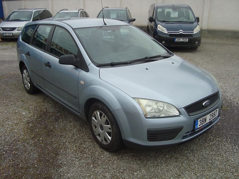 Ford Focus (2003) 1,6TDCI - fotka 2 z 19