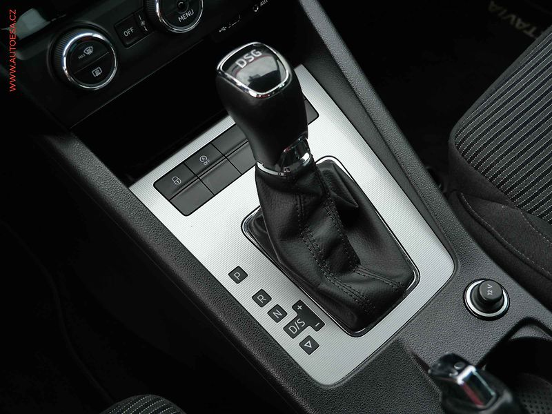 Škoda Octavia (2015) 2.0TDi, DSG, navi, bixen - fotka 15 z 19