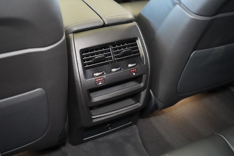 BMW X6 40d xDrive, Bowers, Tažné - fotka 47 z 50