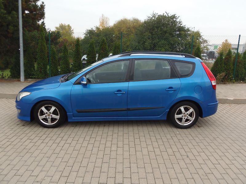 Hyundai i30 (2011) 1.4i CW kombi ČR původ - fotka 7 z 22