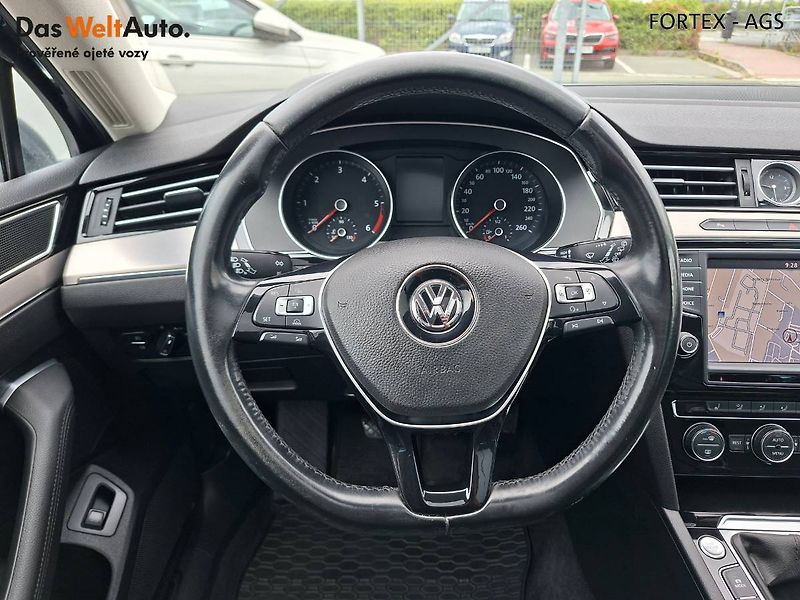 Volkswagen Passat (2015) Variant Highline, 2.0 TDI,110k - fotka 5 z 28