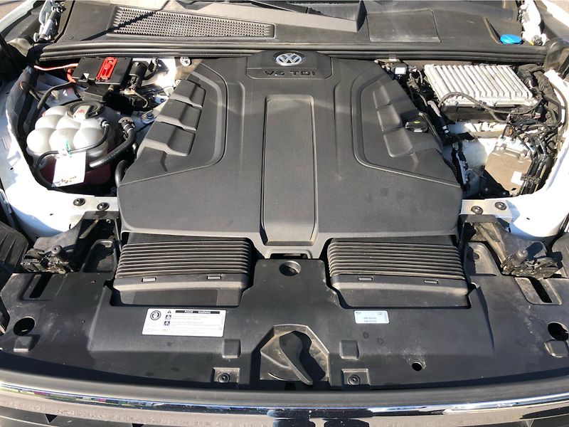 Volkswagen Touareg 3,0 TDI V6 4Motion - fotka 27 z 27