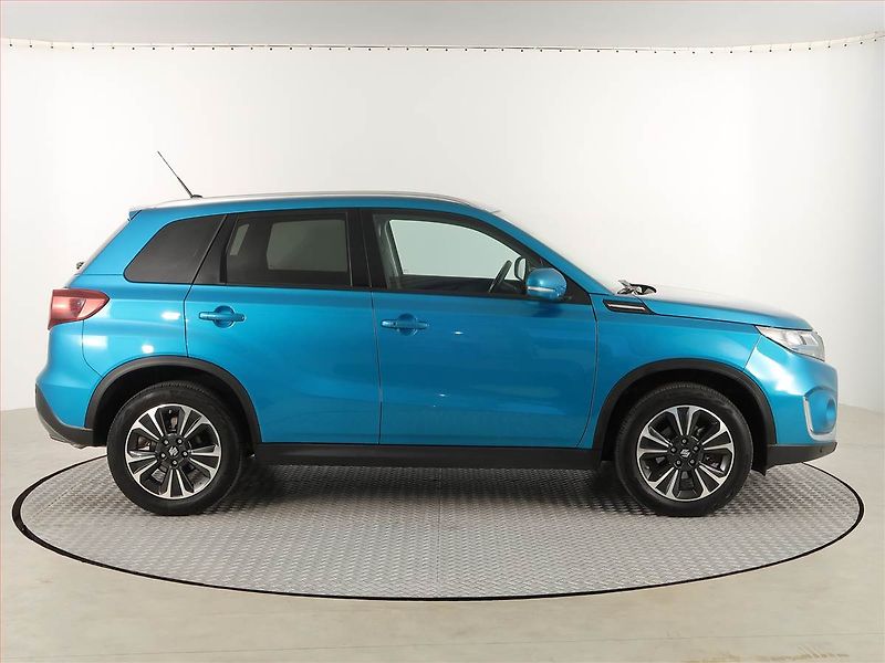 Suzuki Vitara (2024) Elegance 1.4 BoosterJet - fotka 6 z 17