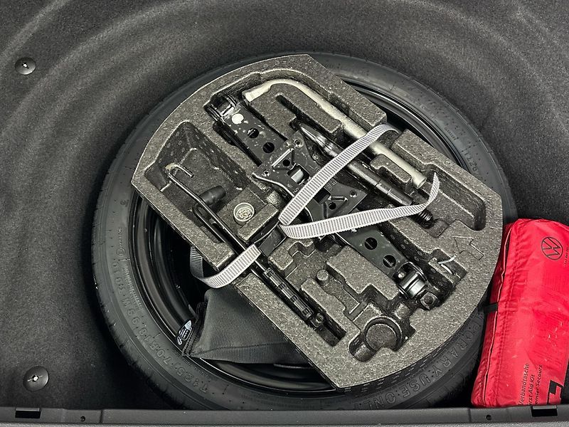 Volkswagen Passat R-Line - fotka 31 z 31