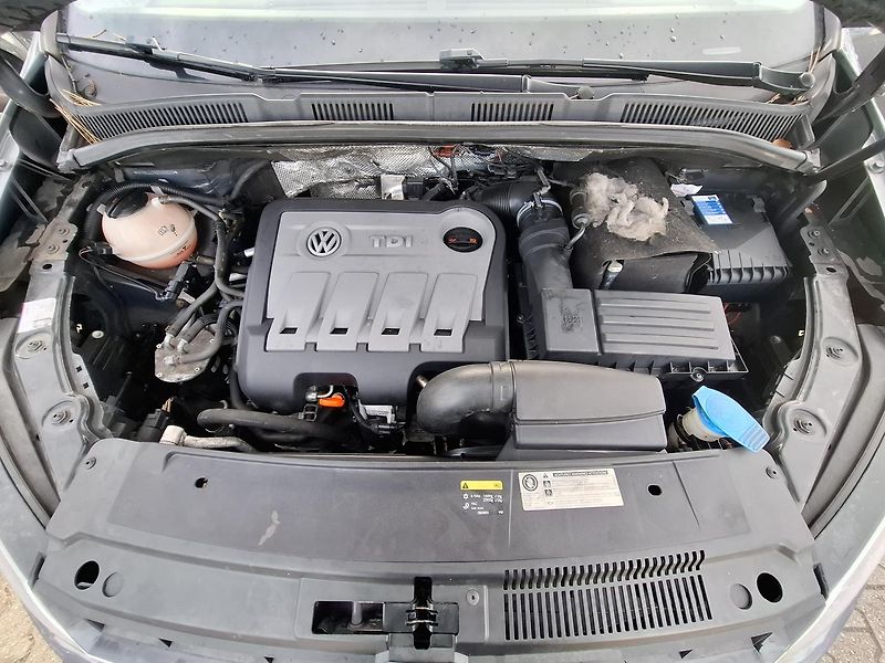 Volkswagen Sharan (2013) 2,0 TDI - fotka 9 z 15