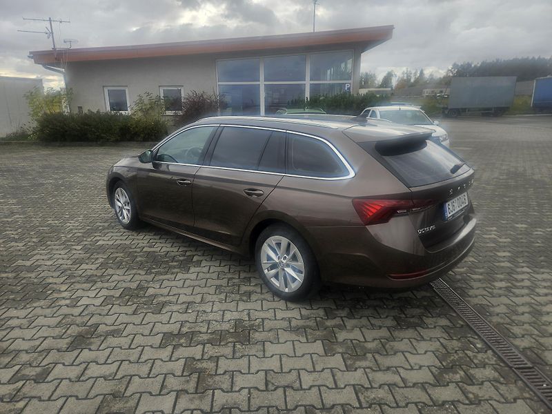 Škoda Octavia IV  2,0 TDI 110 kW - fotka 4 z 16
