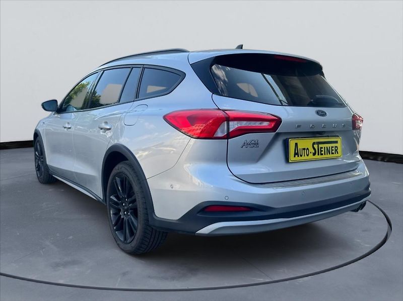 Ford Focus 2,0 TDCi Active - fotka 10 z 22