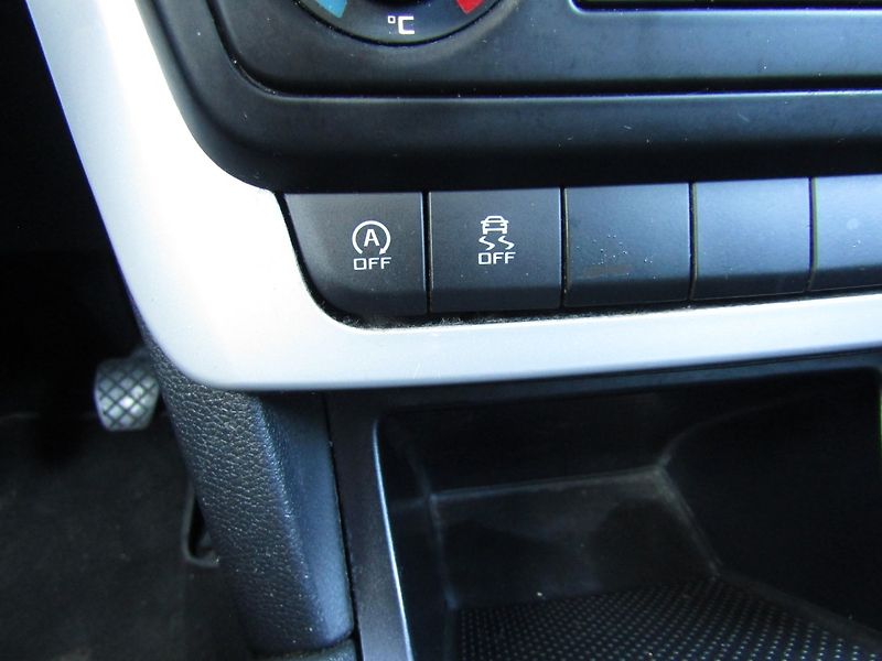 Škoda Yeti (2011) 1.6 TDI  77kW NOVÁ SPOJKA - fotka 33 z 37