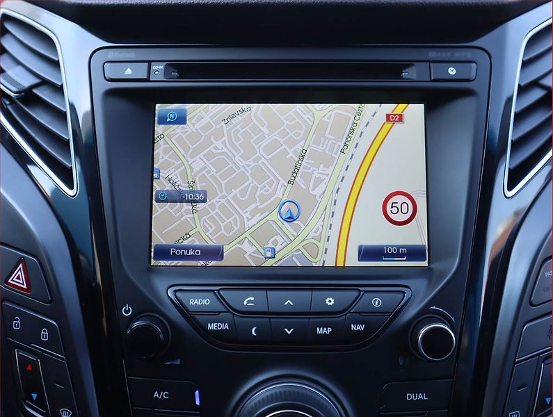 Hyundai i40 (2013) 1.7 CRDi, Automat, Navi - fotka 13 z 20