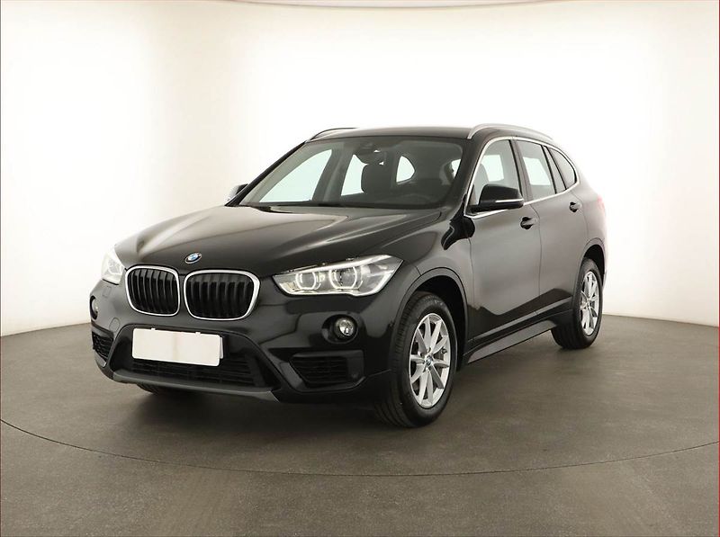 BMW X1 (2019) sDrive18i, Automat, Serv.kniha - fotka 2 z 19