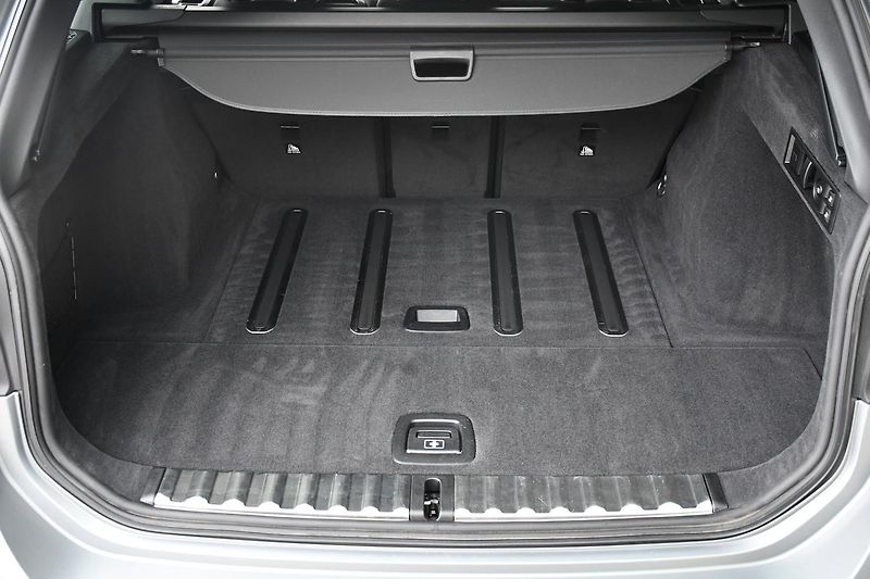 BMW Řada 3 320d xDrive MSPORT ČR 3LZÁRUKA - fotka 40 z 46