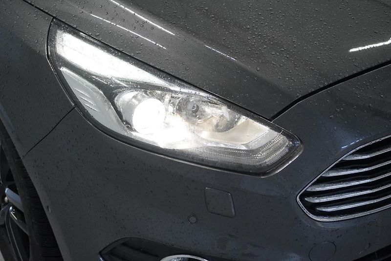 Ford S-MAX 2.0 140 kW TITANIUM,139 000KM - fotka 3 z 30