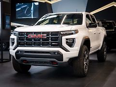 GMC Canyon (2025) 2.7 AT4 Premium HeadUp, 2Lift - fotografie inzerátu
