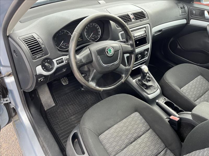 Škoda Octavia 1,6 MPi LPG PLATNOST 10/2033 - fotka 9 z 32