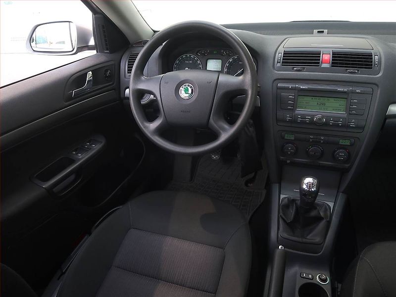 Škoda Octavia (2006) Ambiente 1.6, po STK - fotka 7 z 14