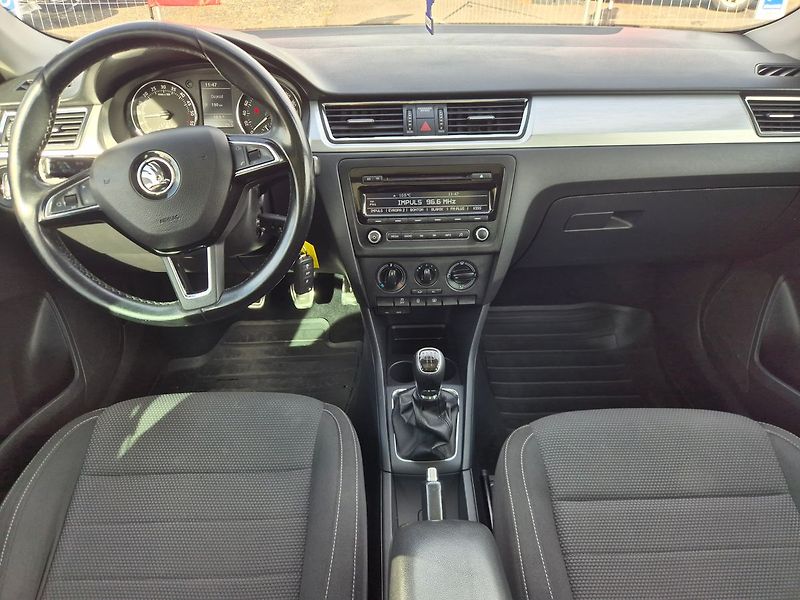 Škoda Rapid 1.6TDi 77kw, elegance - fotka 12 z 24