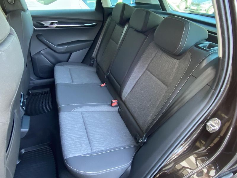 Škoda Karoq 1,5 TSI 110 kW Style - fotka 25 z 28