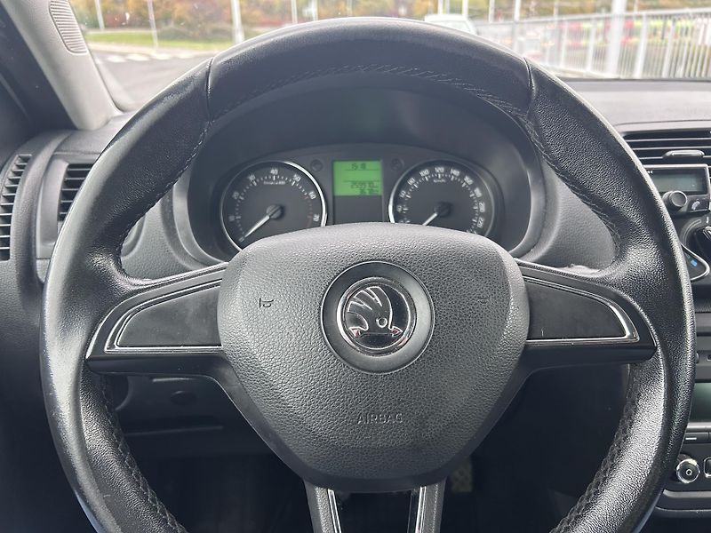 Škoda Fabia Kombi 1.2 TSI Ambiente - fotka 16 z 31