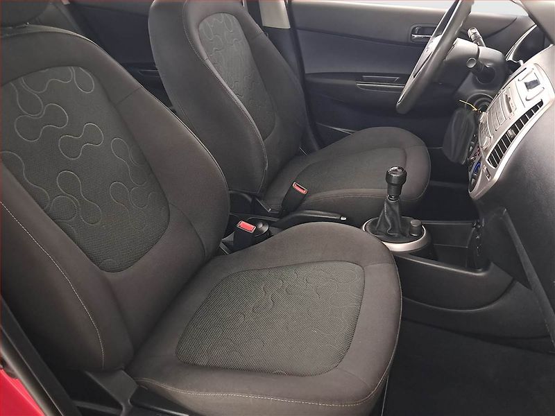 Hyundai i20 (2009) Comfort 1.2, Serv.kniha - fotka 9 z 17