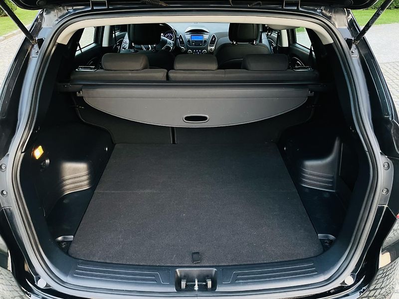 Hyundai ix35 2.0i AUTOMAT VYHŘEV TAŽNÉ - fotka 21 z 43