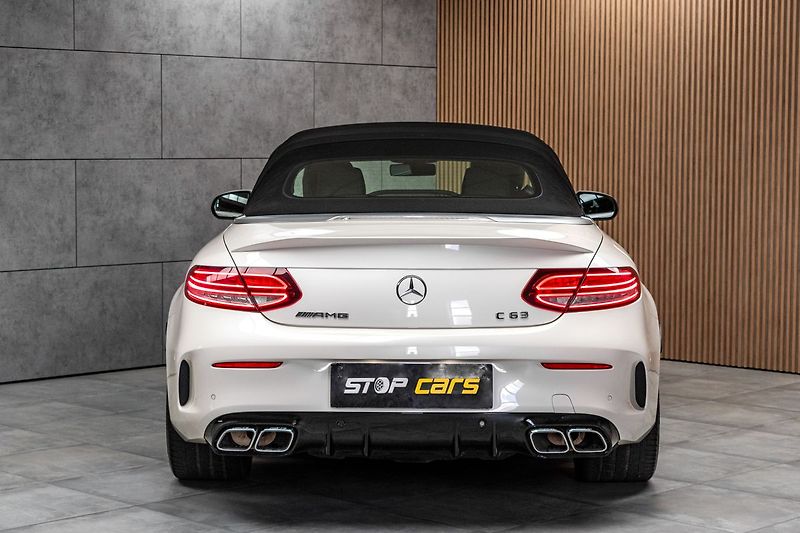 Mercedes-Benz Třídy C C63 AMG V8 BURMESTER*NAPPA*DPH - fotka 5 z 51