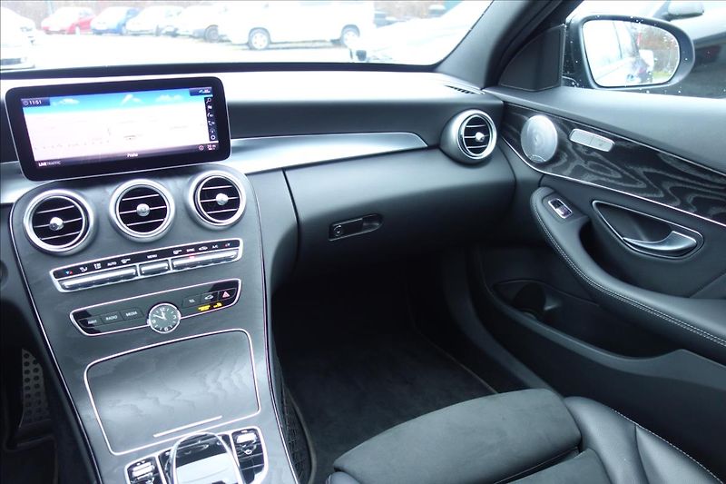 Mercedes-Benz Třídy C 220 CDi,ČR,1 MAJ.,4M,AMG. - fotka 23 z 43