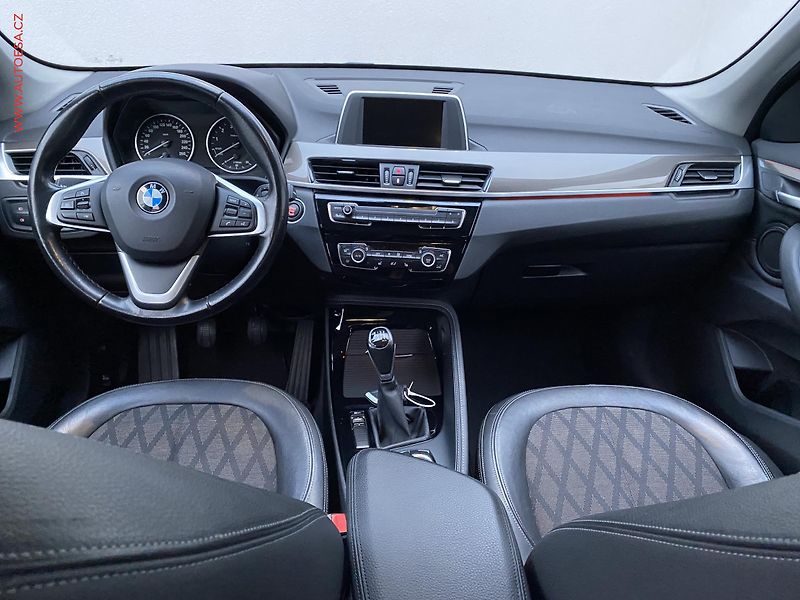 BMW X1 (2017) 1.5i sDrive 18i - fotka 8 z 18