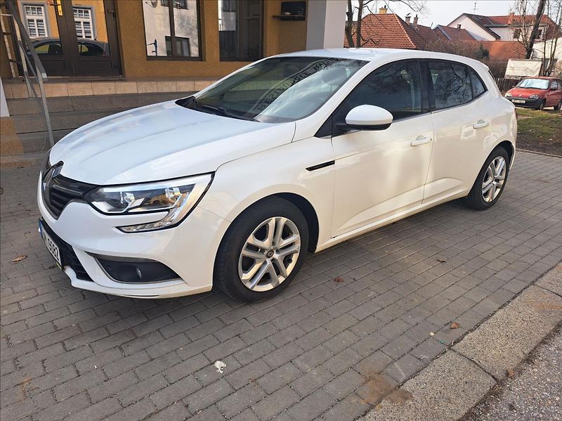 Renault Mégane 1,5 dCi - fotka 4 z 38