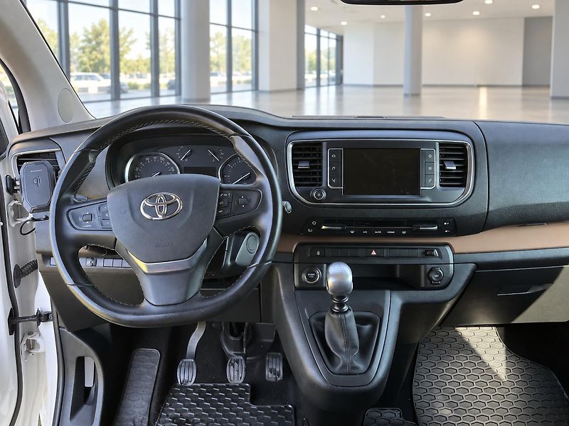 Toyota ProAce Verso (2018) Toyota Proace Verso L0 - fotka 13 z 18