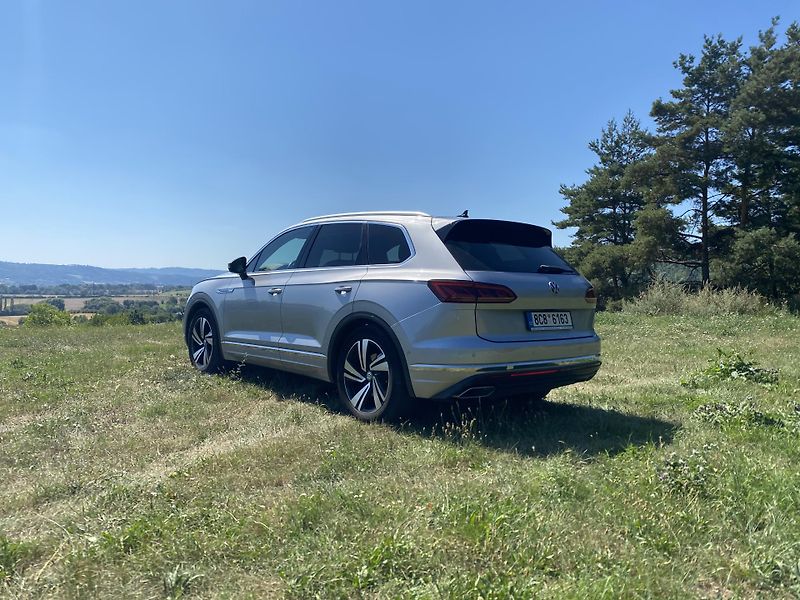 Volkswagen Touareg (2019) 3.0 TDI V6 210 kW, VZDUCH, 4X4 - fotka 7 z 25