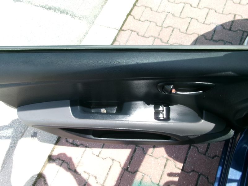 Hyundai i10 (2012) 1,1i KLIMA 1.MAJ - fotka 18 z 24