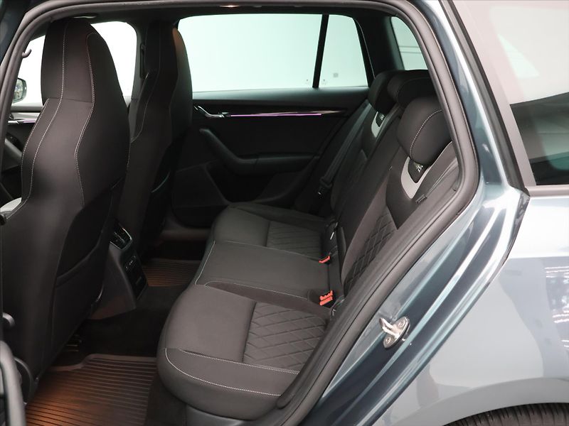 Škoda Octavia 2,0 TSI DSG RS245 LED Panorama - fotka 13 z 28
