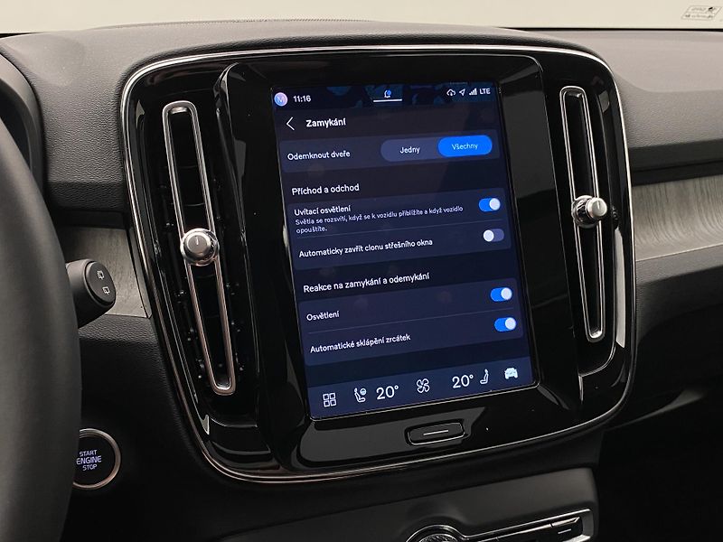 Volvo XC40 B4 DARK ULTIMATE AUT CZ - fotka 51 z 56