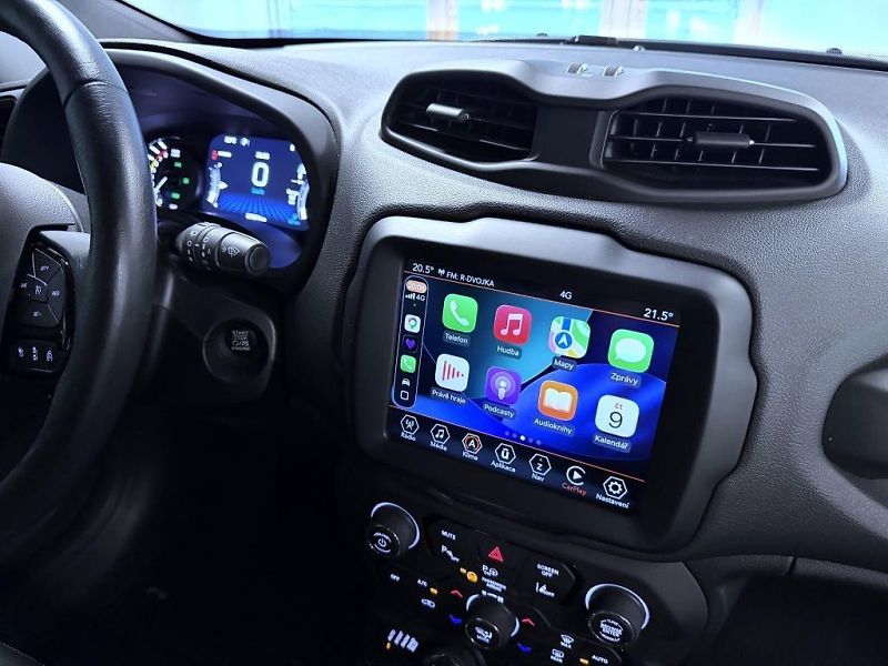 Jeep Renegade (2022) 1.3 T Plug-in Hybrid 4xe AT6 2 - fotka 12 z 21